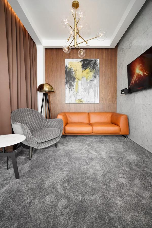 Hotel Srbija Lux Стара Пазова Екстериор снимка