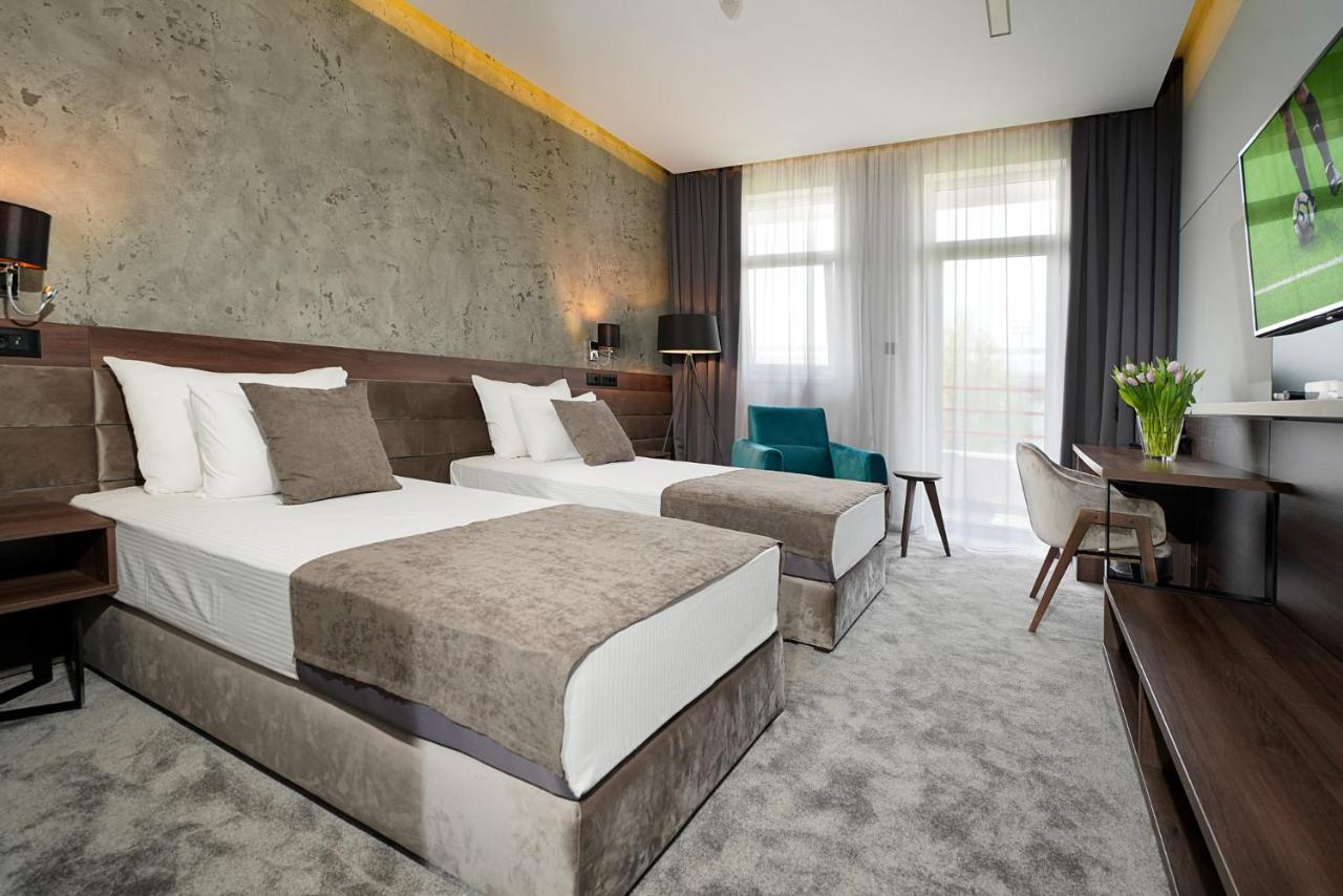 Hotel Srbija Lux Стара Пазова Екстериор снимка