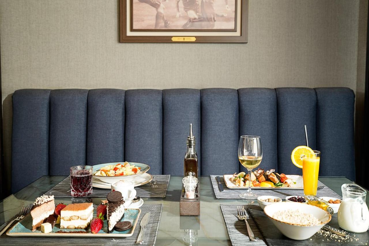 Hotel Srbija Lux Стара Пазова Екстериор снимка