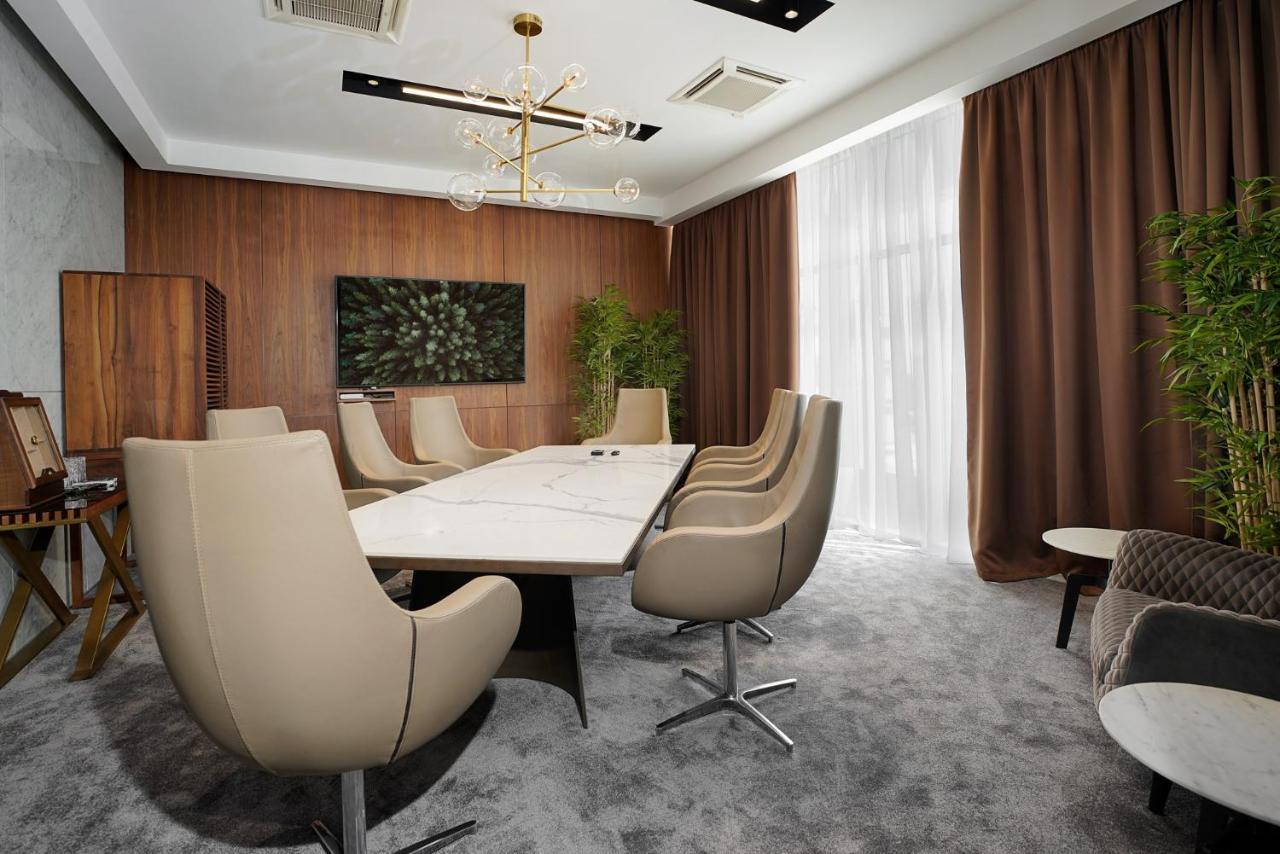 Hotel Srbija Lux Стара Пазова Екстериор снимка