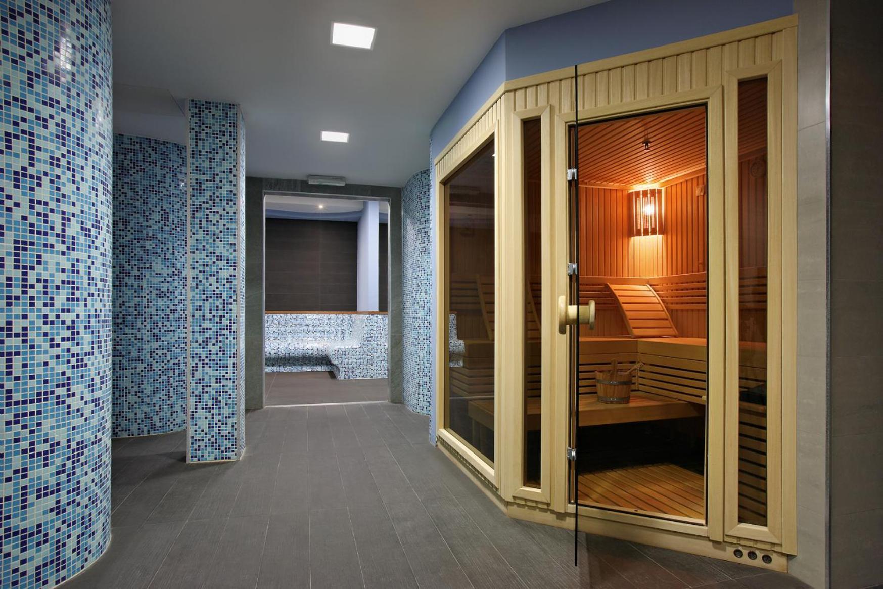 Hotel Srbija Lux Стара Пазова Екстериор снимка